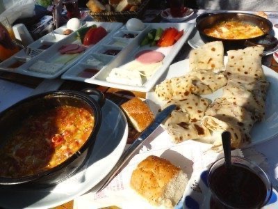 Kahvaltı: desayuno turco en Pierre Loti